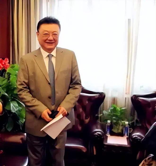 曝光脸色发黑引发担忧金龟子美容很享受冰球突破平台61岁王宁日本换血手术(图5)