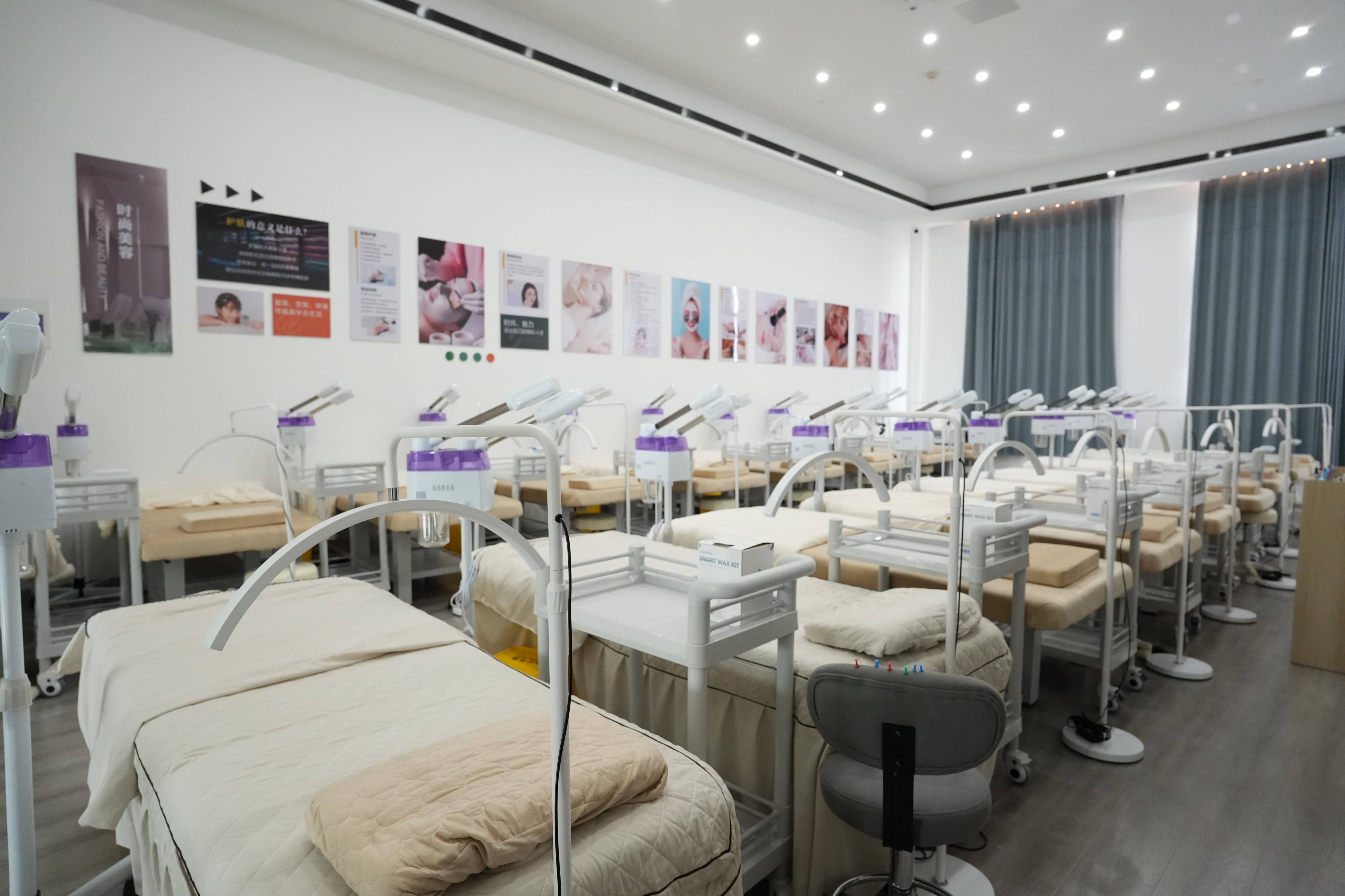 学校推荐：福建省新东方技工学校冰球突破平台有实力的形象设计(图2)