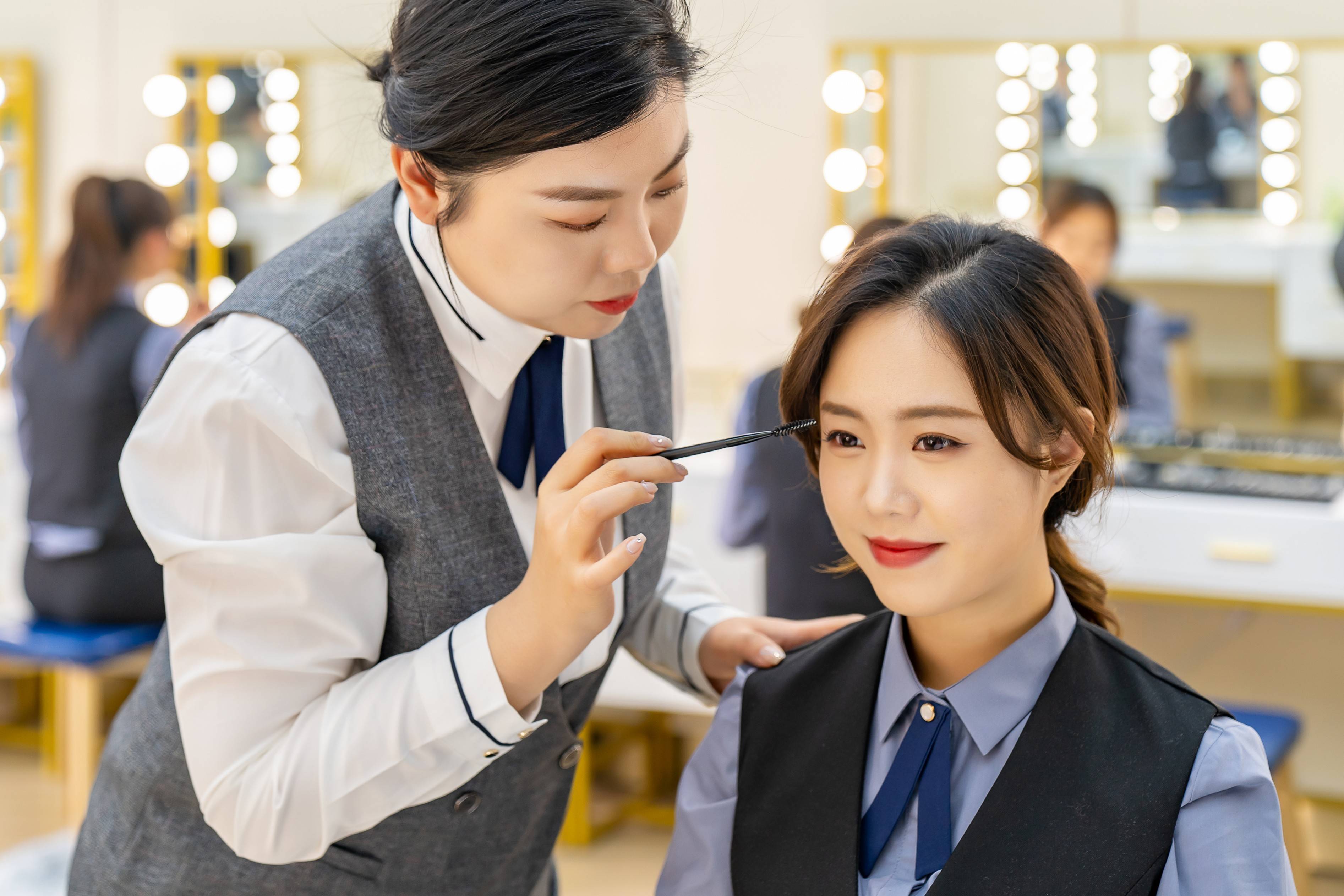 学校推荐：福建省新东方技工学校冰球突破平台有实力的形象设计(图3)